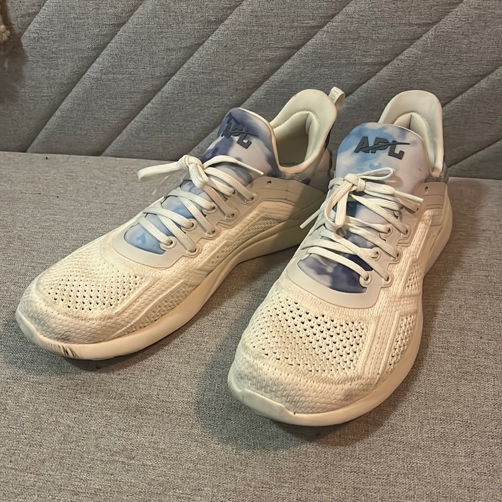 APL Techloom Tracer - rare off white and blue, size 9.5